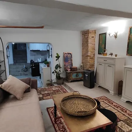 Apartment Kriss Ferdinand- *